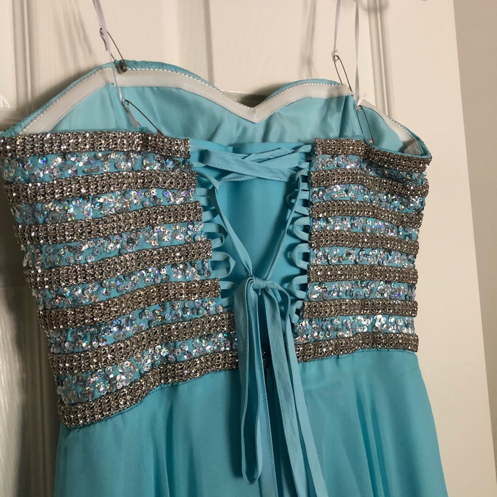 Prom dress - Picture 4 of 4